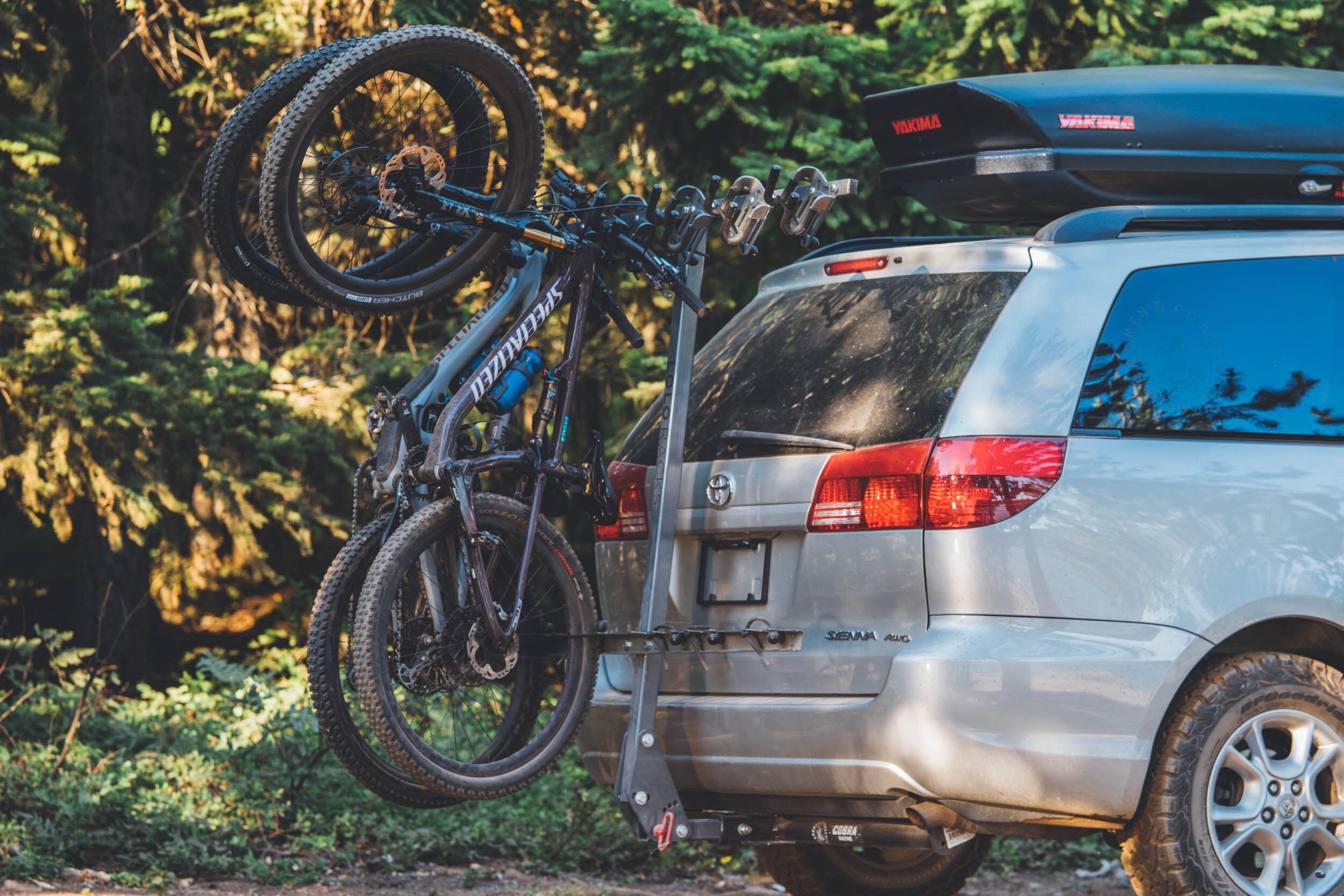 Lolo Racks 4 bike rack for 2" inch hitch with standard pull pin tilting