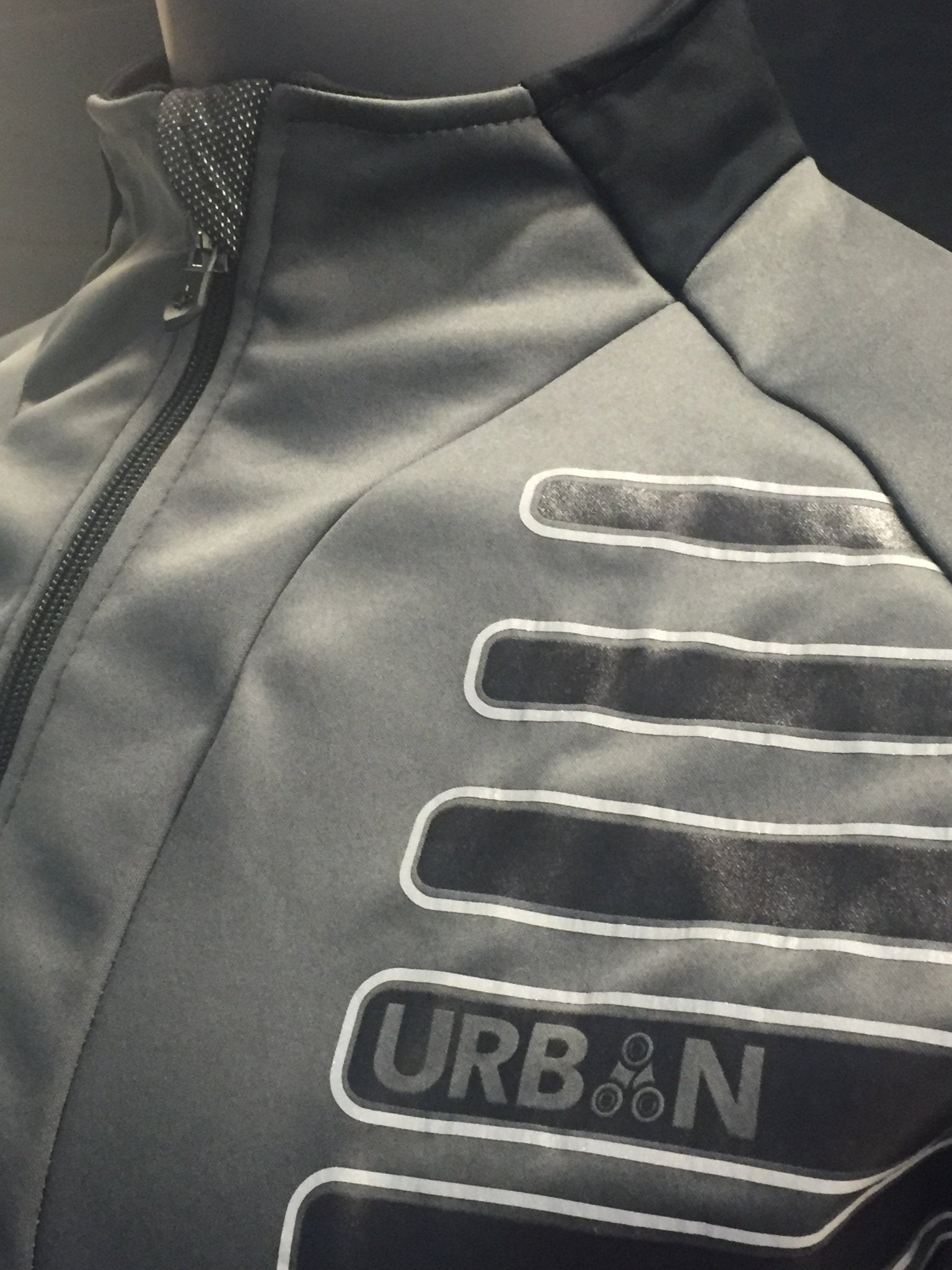 Urban Cycling Reflector Winter Softshell Cycling Jacket – Windproof, Water-Resistant, High-Visibility